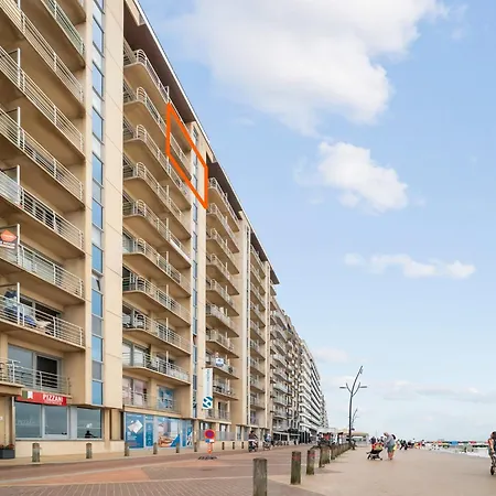 One-bedroom Flat With Sea Views And Parking