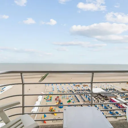 Апартаменты One-bedroom Flat With Sea Views And Parking *